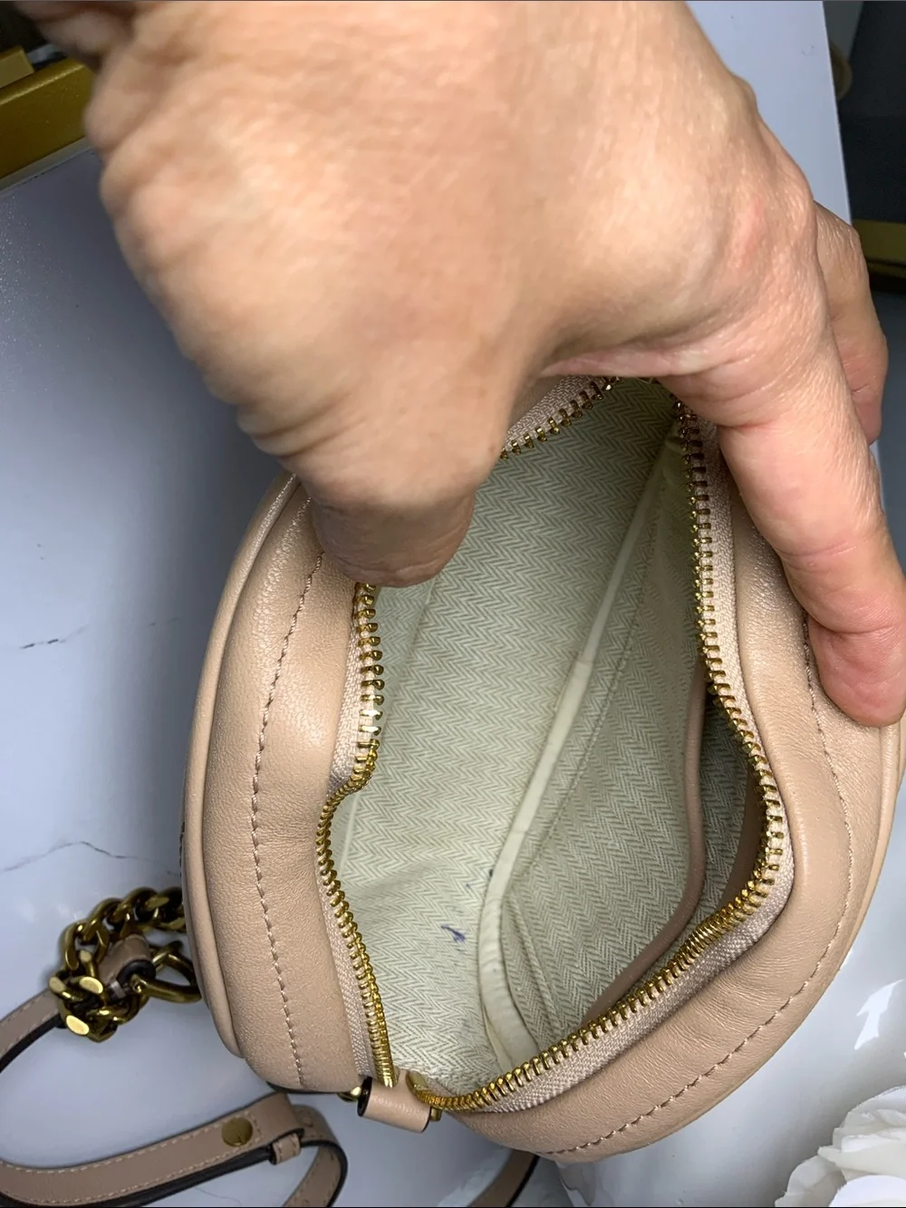 Tory Burch Quilted Camera Crossbody in Light Beige with Gold Hardware